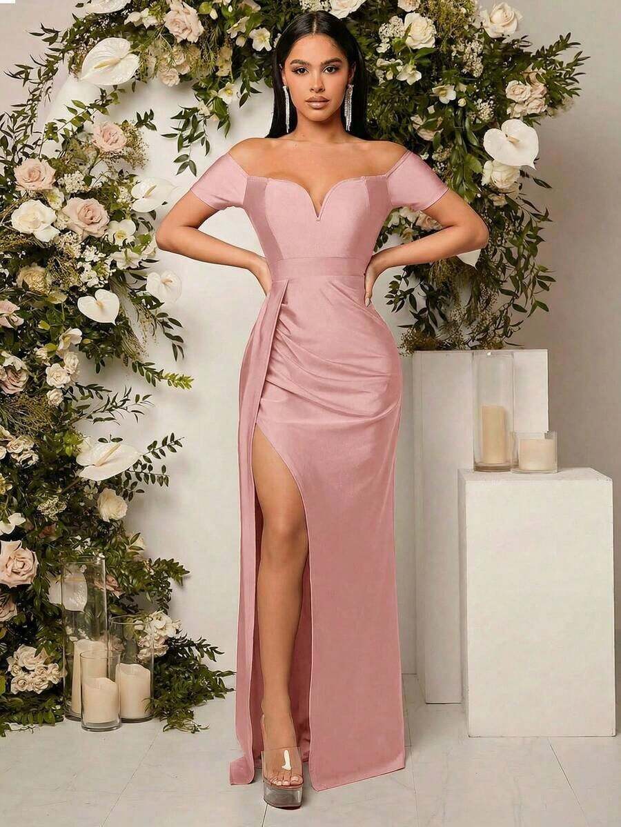 Vestido de dama de honor con hombros descubiertos, drapeado y abertura en el muslo en color rojo borgoña - Rosa Pálido - Ver 1