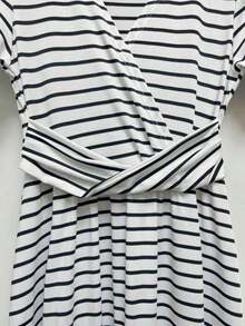 YHHFranclia Nuevo vestido de verano/primavera de estilo vintage con rayas, cuello en V, cintura con torsión, ajuste ceñido, diseño con sentido, estilo casual retro, adecuado para uso diario, ir al trabajo, vacaciones, fiestas y otras ocasionesYHH - Blanco y Negro - Ver 7
