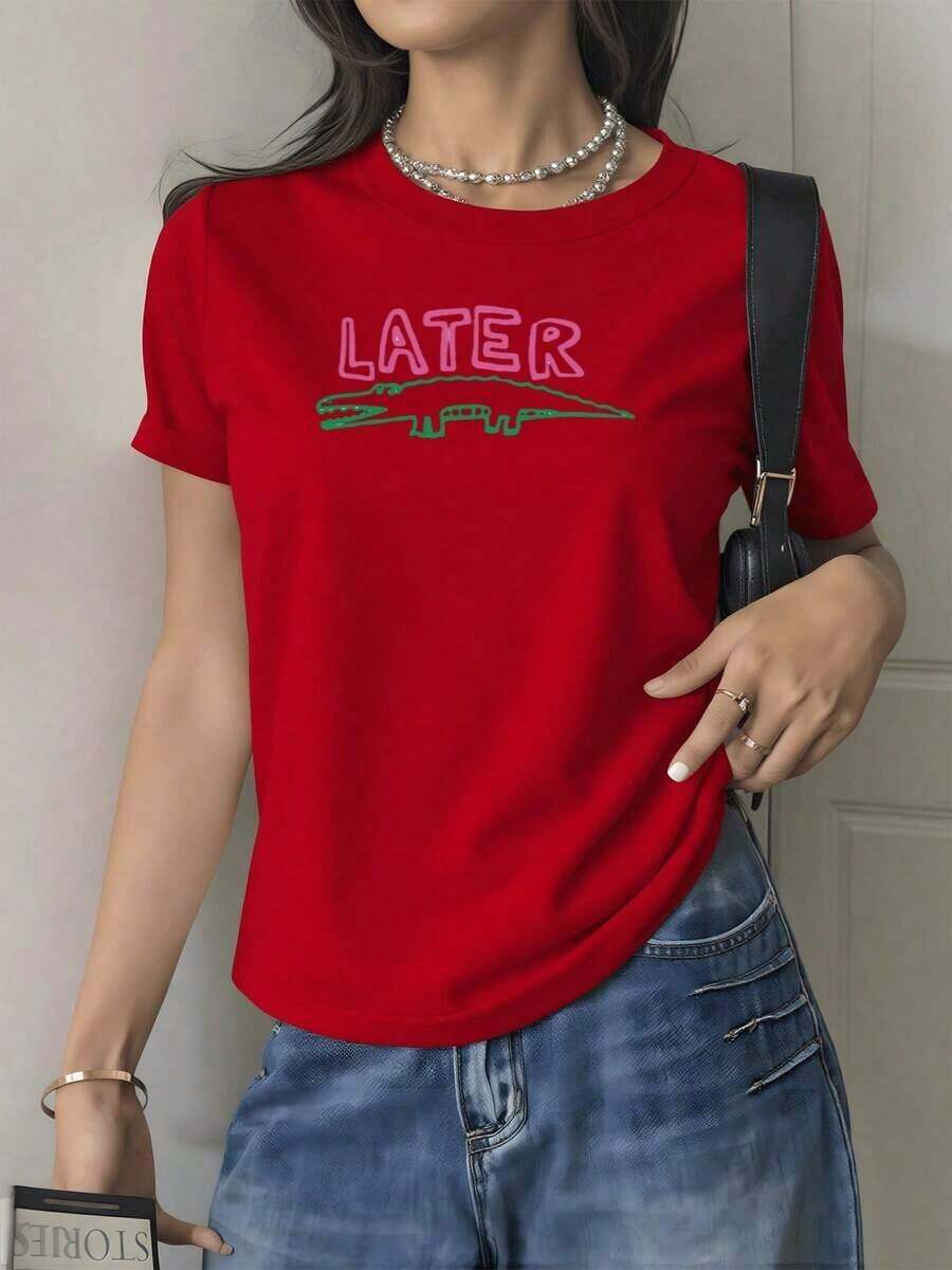 Under The RadarEstampa de cocodrilo verde con la palabra LATER en rosa que simboliza la calma antes de actuar y la fuerza del equilibrio interior camiseta para mujer 100% algodón suave y cómoda para uso diario-Vintage Street Style Unisex Loose Cotton Short Sleeve Crew Neck T-Shirt - Rojo - Ver 1