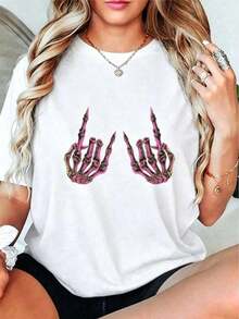 Short-Sleeve Graphic Tee With A Loose Fit And Skeleton Hand Gesture Print, Y2K Aesthetic Grunge Streetwear For Women, Casual Cotton Summer Top For Bold Fashion Lovers, Punk Rock Style Tee For Everyday Wear And Going Out, Unique Design For Men And Women. 100% Cotton - 白色的 - 查看 6