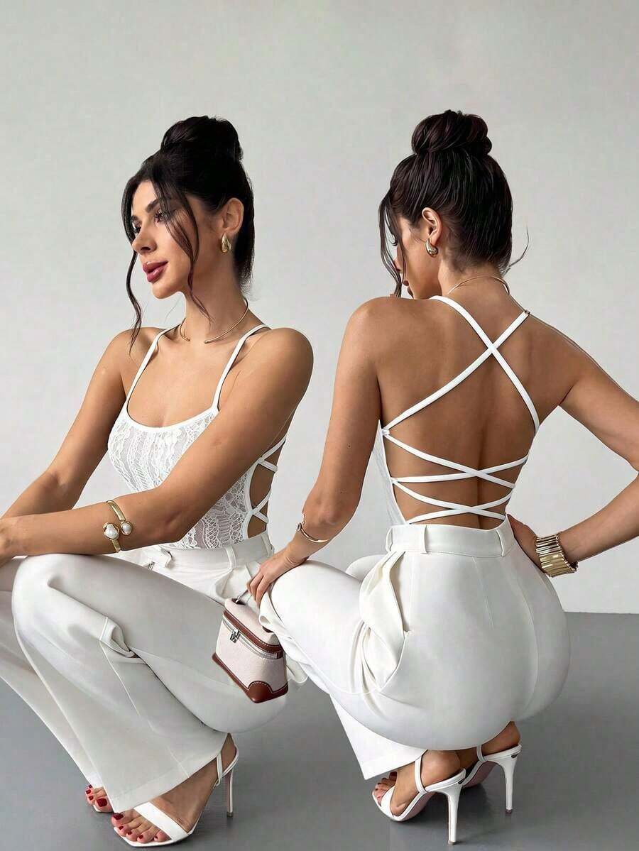 Body elegante y romántico con estampado bohemio y espalda cruzada, adecuado para vacaciones en la playa de Hawái y citas - Blanco - Ver 1