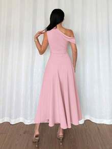 Vestido de cóctel elegante de estilo francés bohemio y chic con detalles de volantes, cuello asimétrico y silueta de línea A en color verde macaron, ideal para vacaciones, días festivos, graduación, citas - Rosa - Ver 2