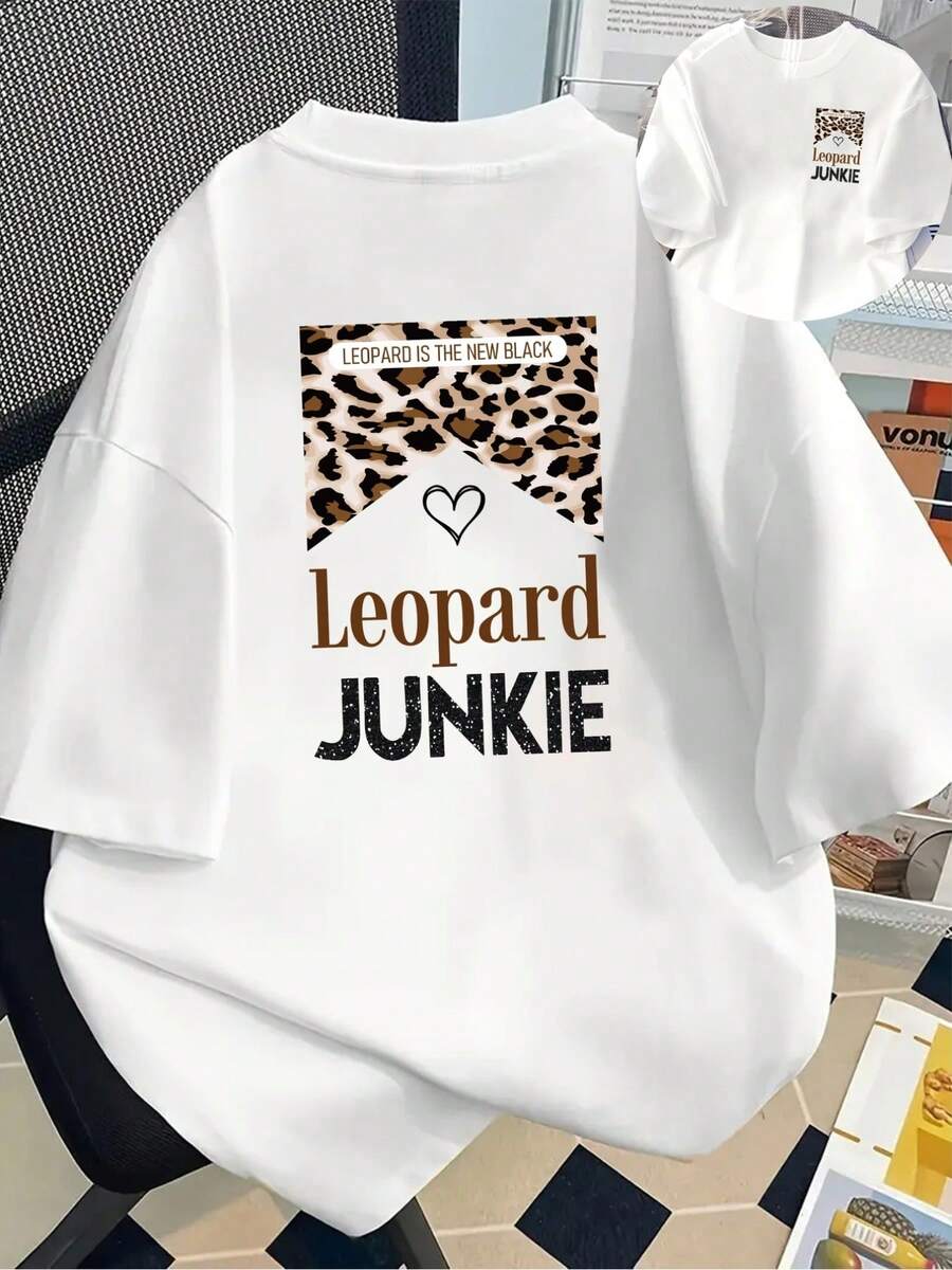 Camiseta estampada por delante y por detrás 2026, para amantes del estampado de leopardo, camiseta de manga corta casual con cuello redondo para mujer, ajuste cómodo, tela agradable al tacto, top de diseño clásico, un artículo de moda imprescindible para las mujeres. - Blanco - Ver 1