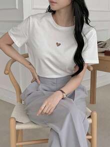 Camiseta casual de verano de mujer con cuello redondo y mangas cortas con detalle de corazón hueco - Blanco - Ver 6