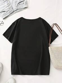 Limited Time Offer, Limited Quantities, Flash ! Women's Casual Shirts, Women's Polyester T-Shirts, Stylish Shirts. Women's Loose-Fitting Shark Print T-Shirt: Short-Sleeve Top With Shark Print And Lettering, Casual Crew Neck Loose Fit T-Shirt, Ideal For Everyday Wear, Machine-Washable Polyester Fabric; Can Be Worn As An Undergarment. - 黑色 - 查看 2