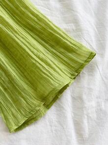 Blusa con escote en V, cintura ajustable con lazo, mangas acampanadas y fruncido en el dobladillo con detalle de volantes. - Verde - Ver 6