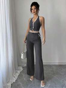 Set de 2 piezas para mujer: Top halter de cuello con recorte de contraste y espalda descubierta, y pantalones con bolsillo - Gris Oscuro - Ver 4