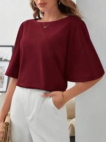 Camiseta elegante y minimalista de mujer con cuello de barco, hombros caídos y mangas cortas, de unicolor - Burdeos - Ver 4