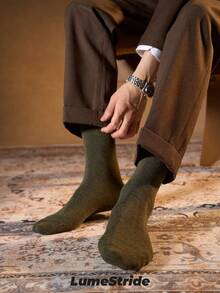 Calcetines de tripulación para hombre | Negocios & Uso diario | Calcetines de vestir versátiles | Algodón cómodo | Estilo combinable con todo - Verde Oscuro - Ver 2