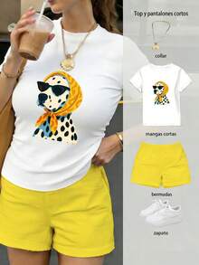 Conjunto de blusa y pantalones cortos para mujer, artesanía de estampado térmico de alta definición, patrón de perro dálmata con pañuelo y lentes, combinación de amarillo y azul estilo original - Camiseta blanca + pantalón corto amarillo - Ver 6