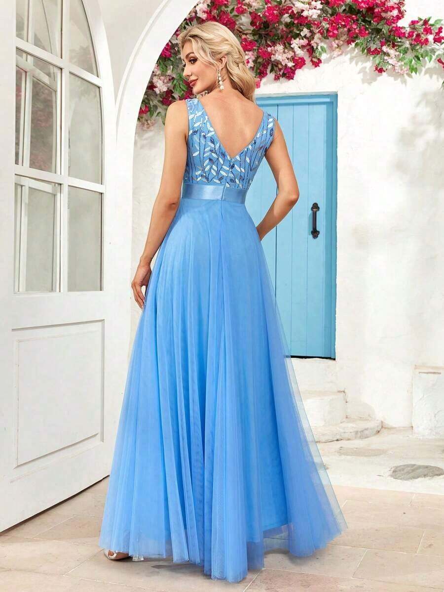 Vestido de dama de honor formal de línea A con escote en V sin mangas, bordado y de malla, vestido de fiesta elegante, vestido de invitado de boda formal, vestido de ceremonia de graduación, vestido de noche de primavera - Celeste - Ver 1