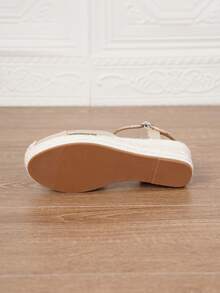Giày đế xuồng mùa hè cho nữ, giày đế xuồng màu đen, giày đế xuồng và đế cao kiểu slip-on cho nữ, sandal đế xuồng đế cao cho nữ, giày espadrille quai ngang mắt cá chân tối giản, sandal đế xuồng giả da, giày quai ngang mắt cá chân bằng lưới thoáng khí màu be cho kỳ nghỉ hè, giày dệt thoải mái đi biển, giày khoét lỗ, cỡ 34-43, cỡ lớn và cỡ nhỏ cho nữ, giày cao gót bít mũi cho nữ, sandal cao gót cho nữ, giày cao gót thanh lịch cho nữ. - Màu be - Xem 5