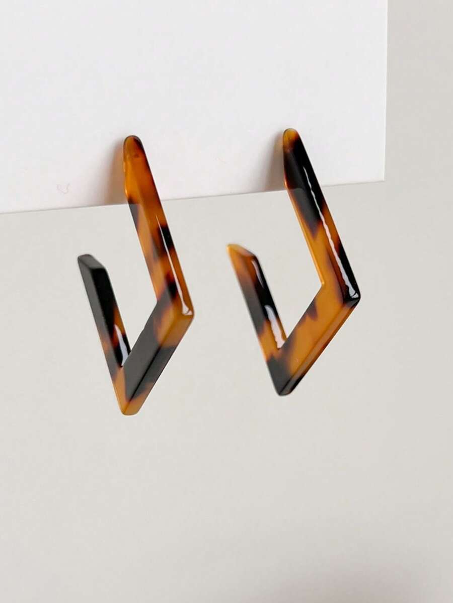 1 Pair New Acetate Gradient Letter Hoop Earrings, Fashionable Retro Personalized Old Money Y2K Streetwear Elegant Earrings For Women, Suitable For Graduation, Birthday, Party, Ramadan, Mother's Day, Valentine's Day, Christmas, New Year, Daily Wear - Multicolor - View 1