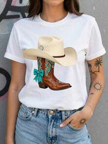 Women's Western Cowboy Graphic T-Shirt With Green Cowboy Boots And Hat Print, Breathable, Comfortable Fit, Crew Neck, Short Sleeves, Asymmetrical Hem, Casual Elegant Style, Western Design In Turquoise And Brown For Spring, Summer And Autumn. Suitable As A Gift. Women's T-Shirt. Blouses > Elegant. Boho Chic. Soft, Breathable And Comfortable Women's Top, Ideal For Spring, Summer And Autumn, Perfect For Vacations, Travel And Everyday Wear. - 白色 - 查看 6