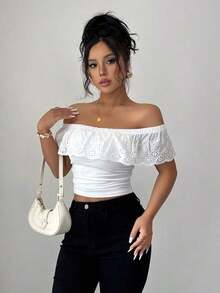 Camiseta corta de mujer ajustada con hombros descubiertos, fruncida y con adorno de encaje elegante - Blanco 2 - Ver 4