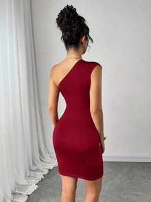 Vestido corto de mujer con decoración de perlas falsas, unicolor y hombro asimétrico - Burdeos - Ver 2