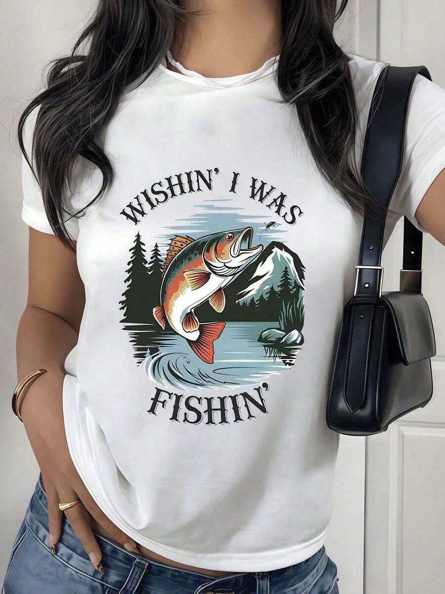 100% Cotton. Fish Jumping In A Lake Surrounded By Mountains And Pine Trees, Symbolizing Freedom And Connection With Nature. Women's 100% Cotton T-Shirt, Comfortable And Casual. Women's Simple Solid Color T-Shirt, Loose And Slim Fit Casual Short Sleeve - 白色的 - 查看 1