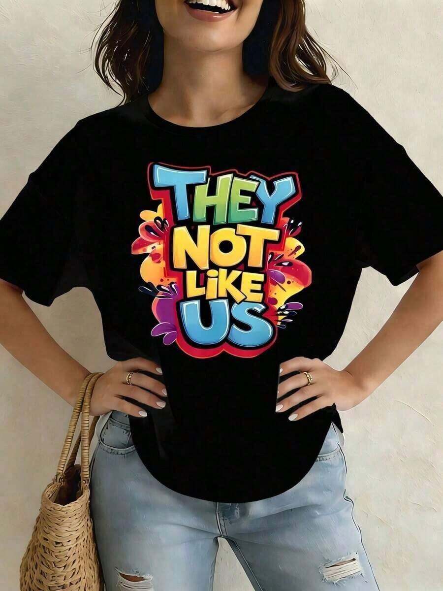 1 Piece Of Women's Lightweight T-Shirt With "They Not Like Us" Print, Round Neck, Short Sleeve, Ideal For Summer, Summer Vacation Clothes, Suitable For Festivals And Daily Wear, 180g 100% Cotton. - 黑色 - 查看 1