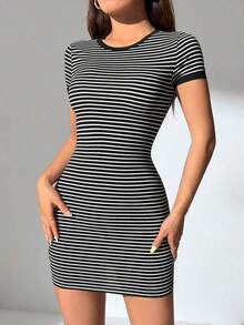 Vestido Ajustado De Rayas Para Mujeres - Blanco y Negro - Ver 3