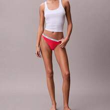 Calvin Klein Calvinklein Icon Logo Thong Underwear  Women  Panties QD5043  Thongs For Women Underwear - 粉紅拳擊 - 查看 2
