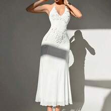 Vestido de malla blanca con escote profundo en V, abertura alta y diseño de flores 3D en el cuello para la temporada de bodas, hecho a mano para mujeres - Burdeos - Ver 4