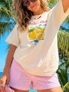 Camiseta Gráfica de Gran Tamaño con Estampado de Limones para Mujer, Estilo Retro Palermo, Cuello Redondo, Manga Corta, Estética Y2K, Ropa de Playa de Verano, Corte Holgado, Casual y Transpirable, Estilo Preppy Coquette Coastal Grandma, Ropa de Calle, Ropa de Vacaciones a la Moda, Perfecta para Vacaciones en la Playa, Festivales de Verano, Despedidas de Soltera, Uso Casual Diario, Salidas de Fin de Semana, Paseos por la Ciudad, Citas en un Café, Conciertos de Música, Viajes, Escapadas Costeras, Look Urbano, Ropa para el Verano, Fiestas en la Piscina, Ropa para el Campus Universitario, Atuendo para Resort. - Albaricoque - Ver 1