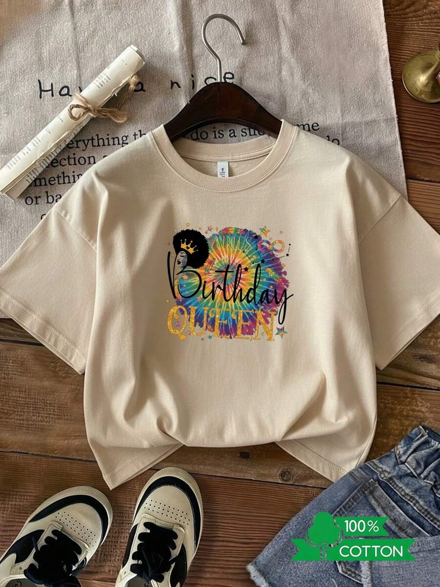 Camiseta de moda de manga corta para mujer, ideal para vacaciones de verano, con estampado de letras y anime, diseño sencillo, cómoda y transpirable, adecuada para uso diario informal y versátil, que muestra un estilo natural y elegante, imprescindible para fiestas de verano, envío local, perfil lateral femenino con corona dorada. - Albaricoque - Ver 1