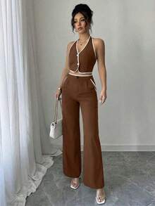 Set de 2 piezas para mujer: Top halter de cuello con recorte de contraste y espalda descubierta, y pantalones con bolsillo - Marrón - Ver 5