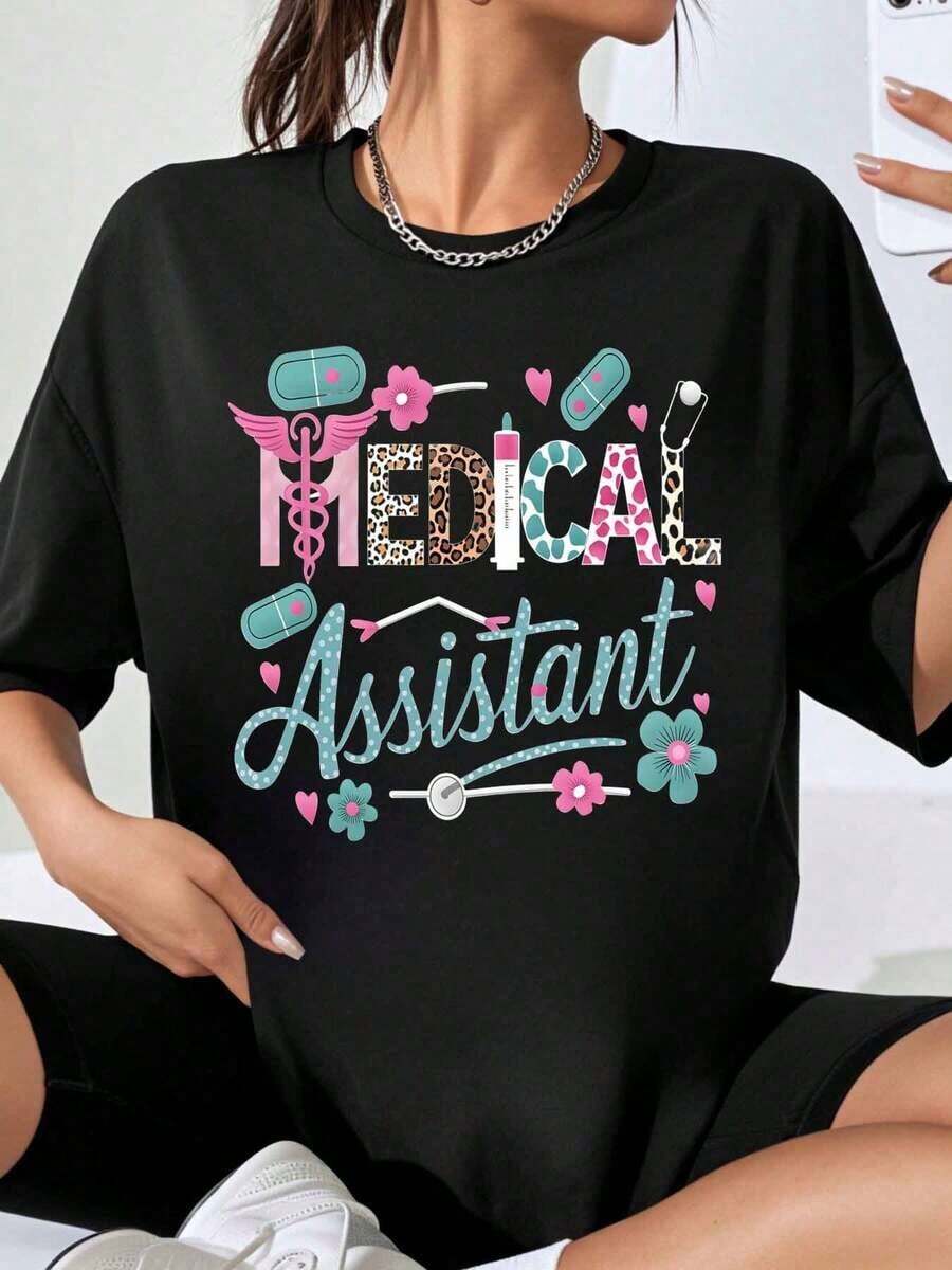 Camiseta de asistente médica para mujer, bonito regalo para enfermeras y profesionales médicos con diseño de caduceo, píldora y flor, camiseta blanca de talla grande. Playera holgada para mujer. - Negro - Ver 1