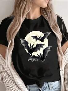 This Lightweight And Durable Short-Sleeved T-Shirt, Featuring A Bat And Moon Design, Is Perfect For Halloween Parties, Casual Outings, Occasions At Home Or In The Dining Room, And Offers A Comfortable Fit For Adults. - 黑色 - 查看 1