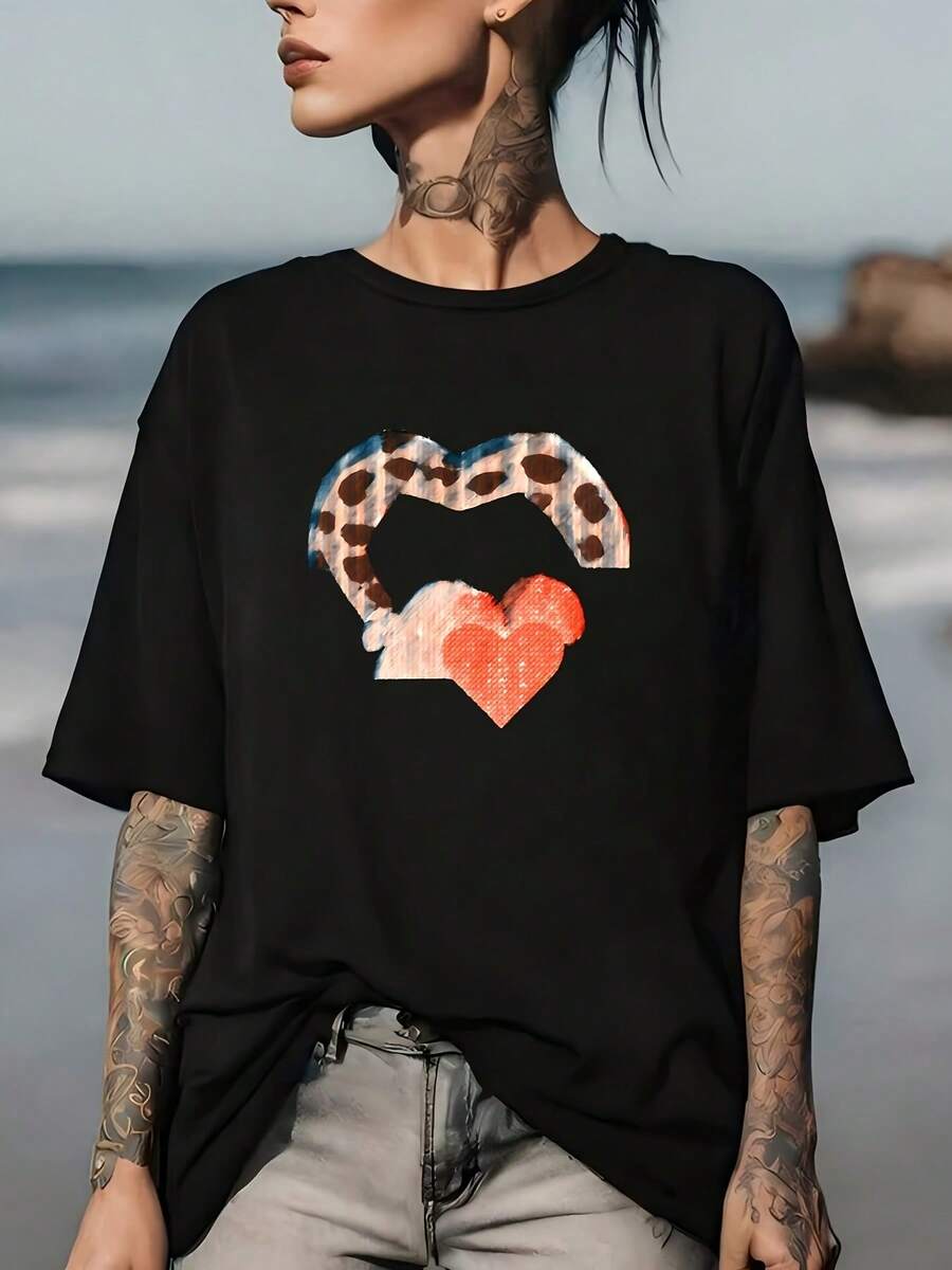 Playeras de Mujer de Algodón Oversize Moda 2026 con Estampado de Leopardo y Corazón - Adecuada para salidas familiares, uso en la oficina y regalos de vacaciones - Camiseta de mujer de 180g, moderna y cómoda - Diseño moderno para uso casual de verano - Top de manga corta, suave y sencillo para uso diario. - Negro - Ver 1
