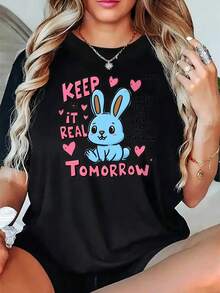 Soft, Breathable, And Lightweight For All-Day Comfort. Women's Crew Neck T-Shirt - "Stay True Tomorrow" Bunny Heart Print Tee - Soft Casual Tee For Everyday Wear - Black Tee With Pink Text - A Must-Have For Everyday Wear In All Seasons - Fashionable Women's Clothing, Short Sleeve T-Shirt, Vibrant Design, Comfortable Fit. Classic Crew Neck With A Relaxed Fit That Flatters All Body Shapes And Is Easy To Pair With Jeans, Shorts, And Leggings. - 黑色 - 查看 7
