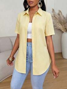 Camisa de mujer de manga corta, ajuste ceñido, con dobladillo curvo dividido, unicolor minimalista, para uso diario y casual en verano - Amarillo claro - Ver 5