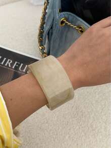 Exaggerated Fashionable Asymmetric Resin Bracelet For Women With Unique Personalized, Made Of Acrylic And Featuring Geometric Patterns. - Multicolor - View 5