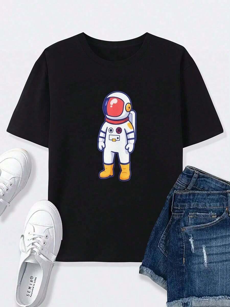Premium Fashion T-Shirt With Cartoon White Astronaut Print (Red Helmet, White And Blue Spacesuit, Orange And Yellow Boots, Badge On Back) - Casual Crew Neck T-Shirt, Perfect For Summer, A Must-Have For Space Enthusiasts. Size S In White Is The Preferred Choice For Everyday Wear. New Women's Summer T-Shirt, Casual And Comfortable With A Crew Neck. Great Gift Idea. - 黑色 - 查看 1