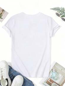 "Birthday Princess Isters" Printed T-Shirt, Short-Sleeved And Round-Neck, Adorned With The Text "Birthday Princess" And "Isters," Made With Medium-Stretch Fabric, Suitable For Birthday Outfits, Everyday Wear, And Themed Occasions. Elegant Party Outfit, T-Shirt For Stylish Ladies, Blouses Suitable For Curvy Women, Casual Wear, Cool And Sweat-Free Summer Clothing, Fun Letter Print. - 白色 - 查看 2