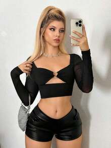 Camiseta negra de manga larga con ajuste ceñido, con decoración de diamante en forma de corazón, con insertos de malla transparente y recorte - Negro - Ver 6