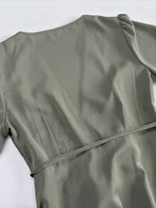 Fitted V-Neck Dress With Tie, Urban Style Spring 2026 - 綠色 - 查看 5