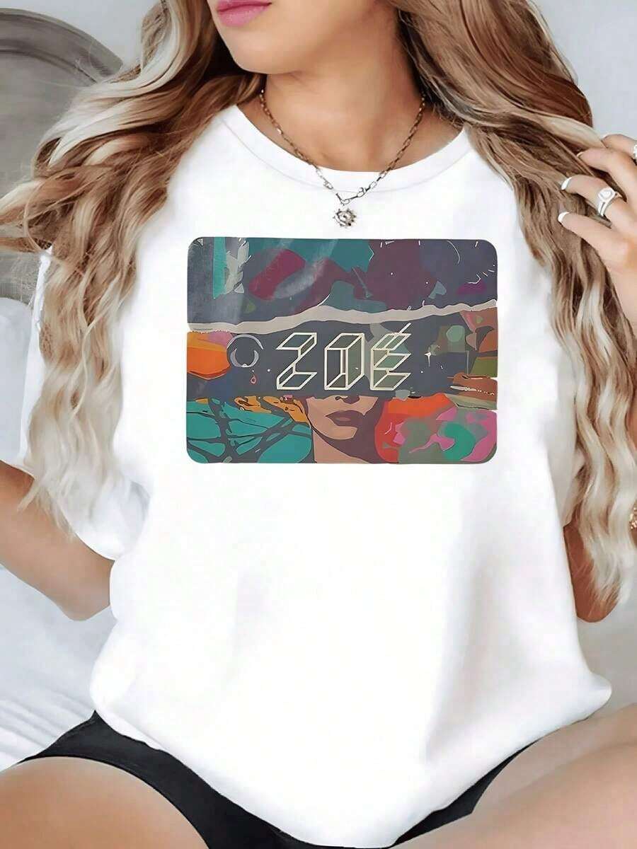 100% Cotton. Abstract Landscape With A Female Silhouette Surrounded By Vibrant Tones That Convey Energy And Creativity, Ideal For Free Spirits. Women's 100% Cotton 220g T-Shirt. Women's Simple Solid Color T-Shirt, Loose And Slim Fit Casual Short Sleeve - 白色的 - 查看 1