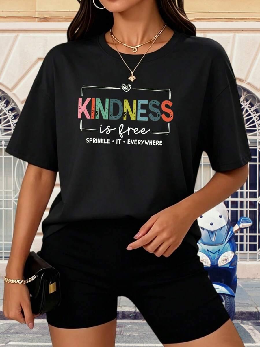 Una camiseta de mujer de manga corta, holgada, moderna, a la moda, retro y elegante, adecuada para actividades al aire libre en primavera y verano, con el estampado "Las buenas acciones no tienen precio".Es una camiseta negra, transpirable, de cuello redondo, informal y holgada, lavable a máquina y cómoda para el verano, ideal para el uso diario y como regalo.blusas para mujer,blusas casuales para dama,tops,, mujer premium,y2k,playeras de mujer curvy,ofertas y liquidaciones ropa mujer,playeras deportivas para mujer,,playeras de hombre, mujer,blusas>elegante NPDM - Negro - Ver 1