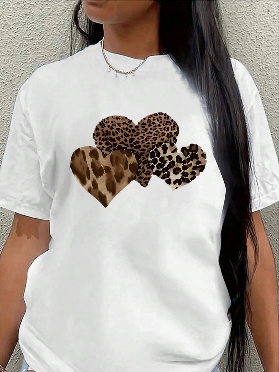 Camiseta de manga corta, ligera y duradera, con un diseño de corazón con estampado de leopardo, es perfecta para usar en casa, en un restaurante o al aire libre, ofreciendo una experiencia de uso cómoda para el día a día.blusas para mujer>ropa - Blanco - Ver 1