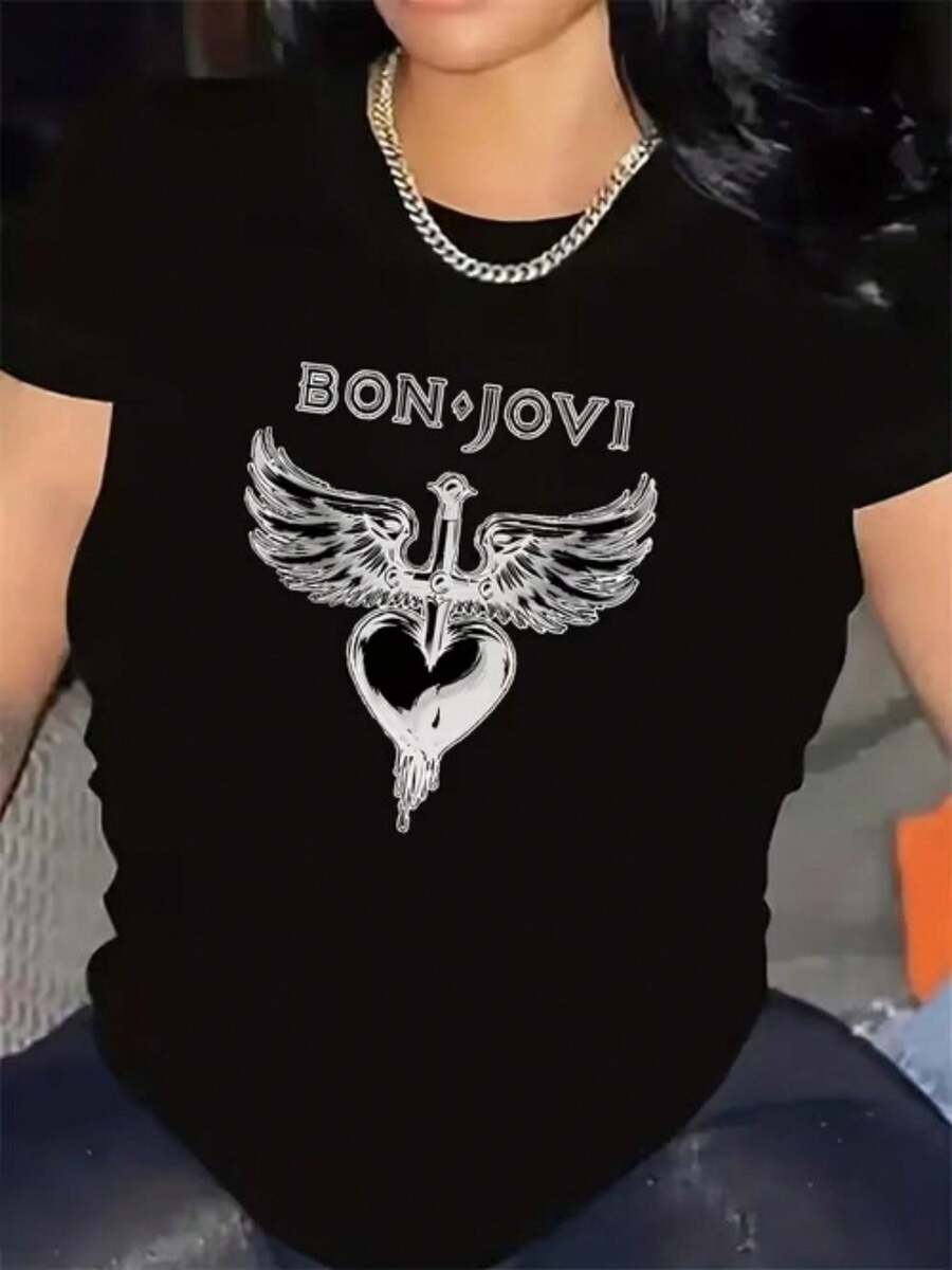 Women's Plus-Size Short-Sleeve Crew Neck Casual T-Shirt With A Bon Jovi Winged Heart And Sword Print. Perfect For Valentine's Day, Easter, And Football Fans. - 黑色 - 查看 1