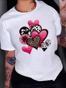 Overlapping Hearts With Animal Print And Pink Touches Symbolize Strength, Passion And Love For Life. Women's Casual, Modern, Comfortable T-Shirt For Everyday Wear - 白色 - 查看 8