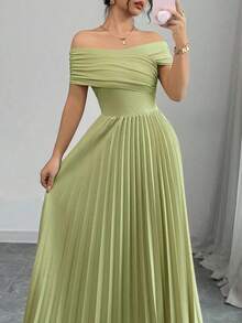 Vestido elegante de mujer con hombro descubierto y cintura plisada - Verde Niebla - Ver 3