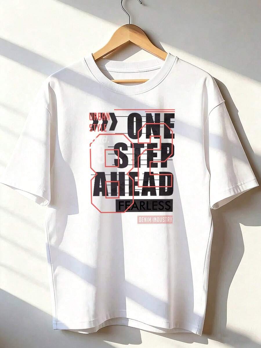 T-Shirt With "One Step Ahead" Text And Urban Graphic Design. Short-Sleeved T-Shirt For Spring And Summer 2026, Made In Mexico, 180 Grams. Cartoon Print, Couple Design, Suitable For Indoor Or Outdoor Wear. Crew Neck, Unisex, Ideal For The Office And Leisure. One-Pack. - WH-P631577SLNDXZGY618 - 查看 1