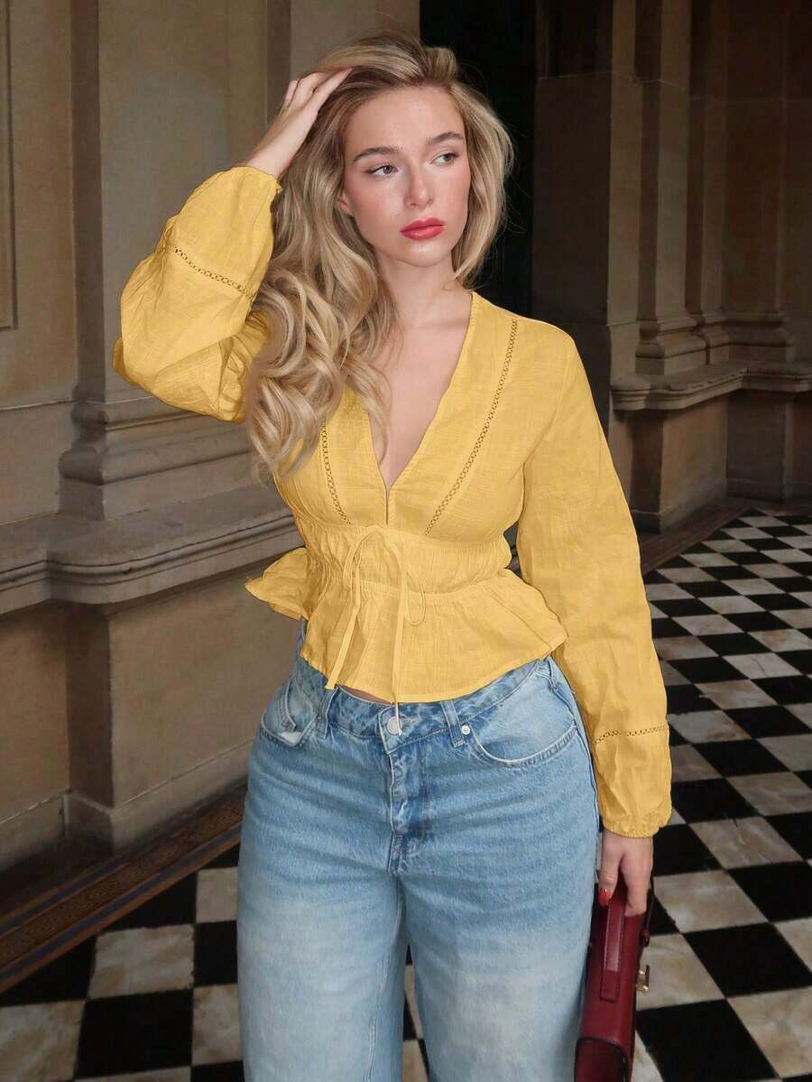 Blusa blanca de manga larga de algodón para mujer, blusa bohemia de cuello en V profundo con mangas con ribete de encaje y cintura con cordón| Blusa bohemia, otoño para mujer, blusa campesina para mujer, top corto de manga larga blanco, top est - Amarillo - Ver 1