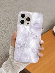 1 pieza Funda de teléfono con diseño de mariposa y flor plateada, con pintura en aerosol rosa metálico en los lados, textura mate en los lados, parte posterior de vidrio de alta definición, protección precisa del orificio de la cámara, compatible con Apple 16 Pro Max/16 Plus/16 Pro/16/11/11 Pro/11 Pro Max/12/12 Pro/12 Pro Max/13/13 Pro/13 Pro Max/14/14 Plus/14 Pro/14 Pro Max/15/15 Plus/15 Pro/15 Pro Max/7/8 Plus/XR/XS Max/X, adecuado para mujeres, regalo para familiares, amigos, pareja - Plateado - Ver 3