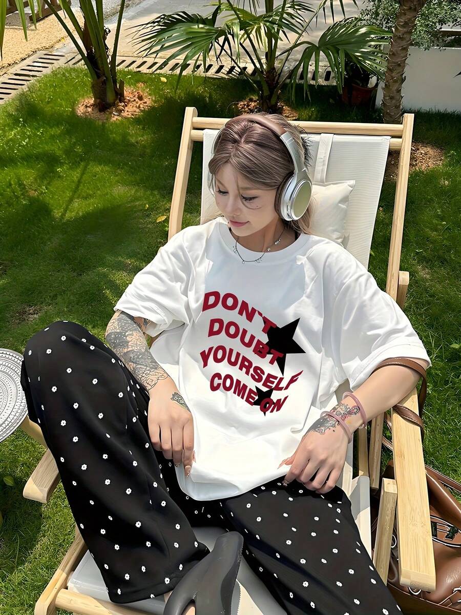 ropa de mujer Camiseta Oversized Y2K para Mujer - Blusa de Manga Corta con Cuello Redondo, Estampado de Letras y Estrellas | Camiseta básica de verano de corte holgado y lavable a máquina, adecuada para uso casual, combinaciones de capas y atuendos diarios. camisas de mujer - Blanco - Ver 1