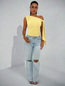 Blusa elegante de mujer con cuello asimétrico y hombro oblicuo con lazo, adecuada para uso diario, citas, salidas, discoteca, fiestas y reuniones - Amarillo - Ver 3
