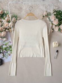 Bộ đồ 2 món năm 2026 gồm áo hai dây dệt kim kẻ sọc và áo khoác cardigan dệt kim mỏng nhẹ, món đồ thiết yếu thời trang, phong cách đường phố ngọt ngào dành cho các cô gái tuổi teen, phụ nữ trẻ và người lớn. - Màu be - Xem 9